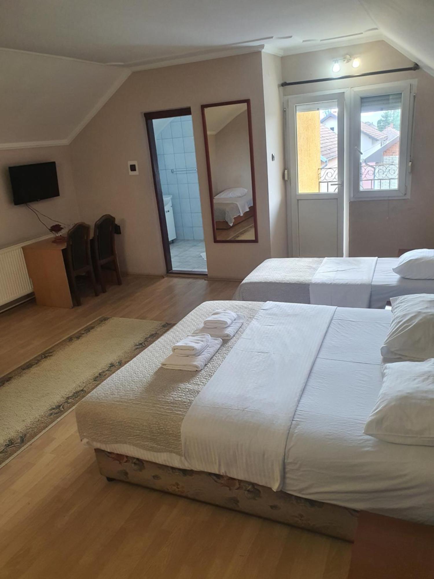 Guest House Vila Bor Novi Sad Exteriör bild