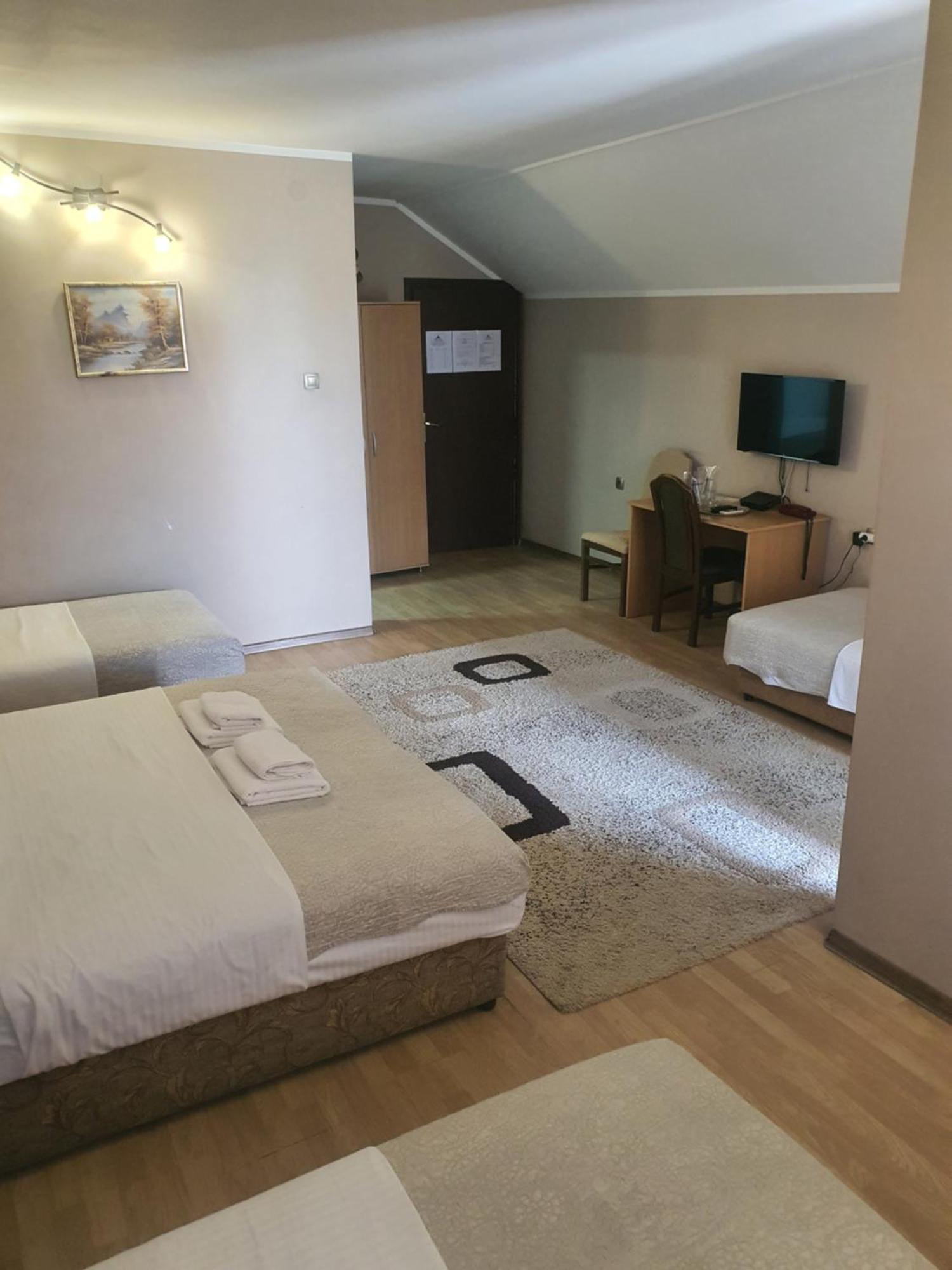 Guest House Vila Bor Novi Sad Exteriör bild